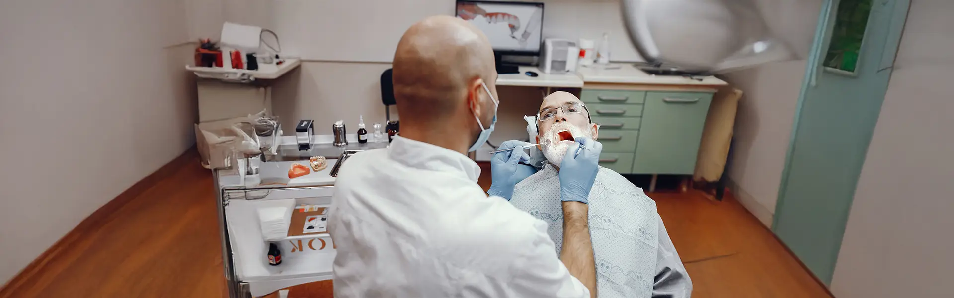 The Role of Welland Dentists in Emergency Tooth Extractions