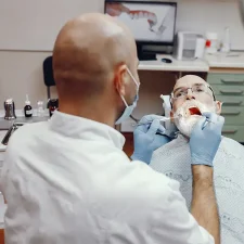 The Role of Welland Dentists in Emergency Tooth Extractions
